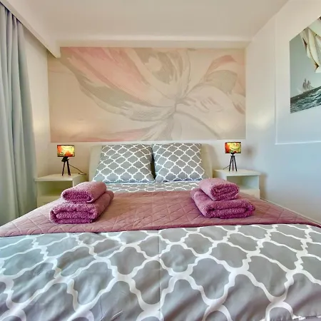 Apartment Blue Diamond Luxury With Amazing Seaview In *